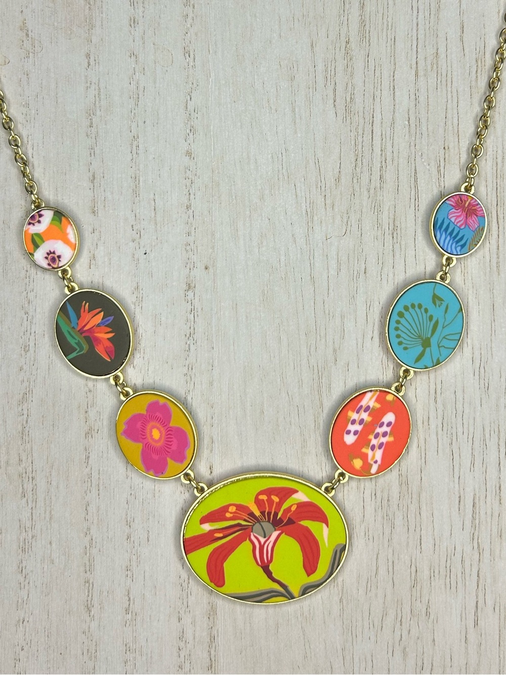Jilzarah Paradise Island Cobblestone Floral Necklace Reversible Like New